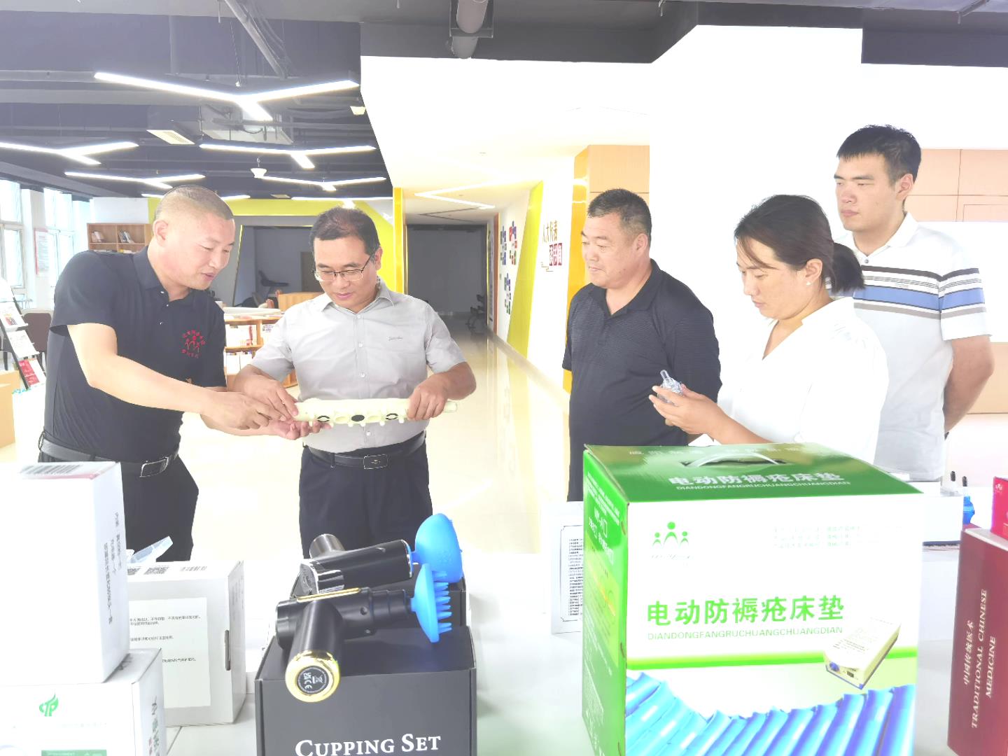 鲁渝协作公益行，人大代表展担当(图3)